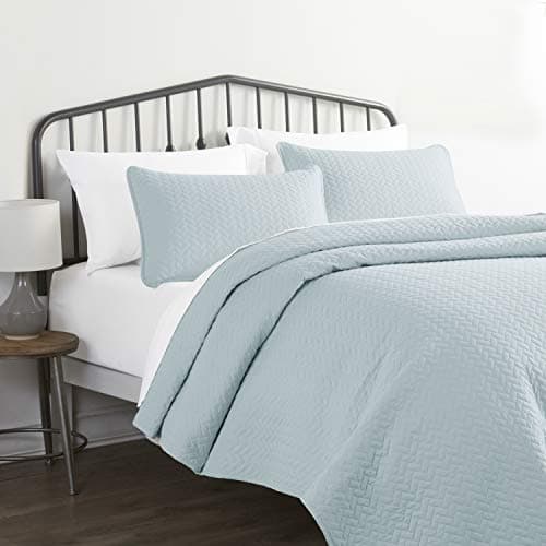 Pale Blue Quilt Twin Size Bed Set - Lightweight & Machine Washable - includes Coverlet and One Pillow Sham