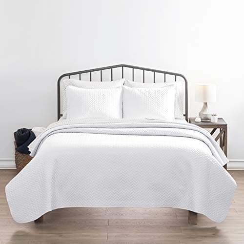Linen Market Queen Size White Quilt & Pillow Shams - Machine Washable