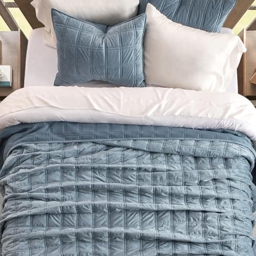 EVERGRACE King Size Ultra Soft Velvet Quilt with 2 Shams, Blue Linen, 108"x96"