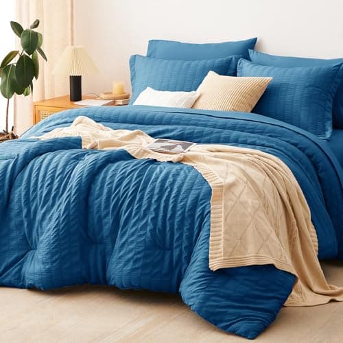 CozyLux Queen Seersucker Comforter Set with Bed in a Bag
