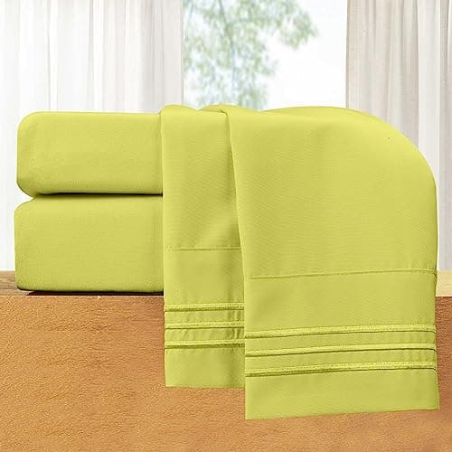 Luxury 1500 Thread Count Microfiber 4-Piece Bed Sheet Set - Queen, White
