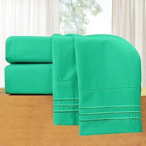 Luxury 1500 Thread Count Microfiber 4-Piece Bed Sheet Set - Queen, White