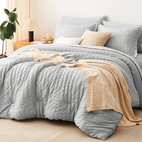 CozyLux Queen Seersucker Comforter Set with Bed in a Bag