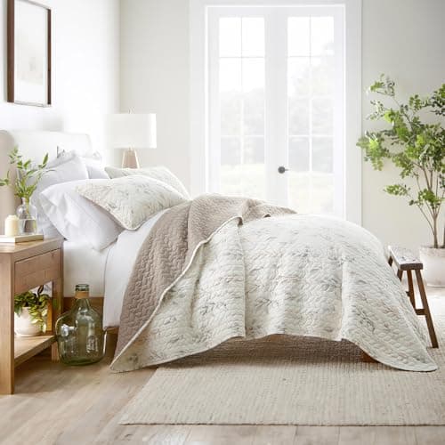 King Watercolor Leaves Latte Quilts in Linen Market