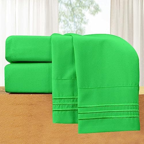 Luxury 1500 Thread Count Microfiber 4-Piece Bed Sheet Set - Queen, White