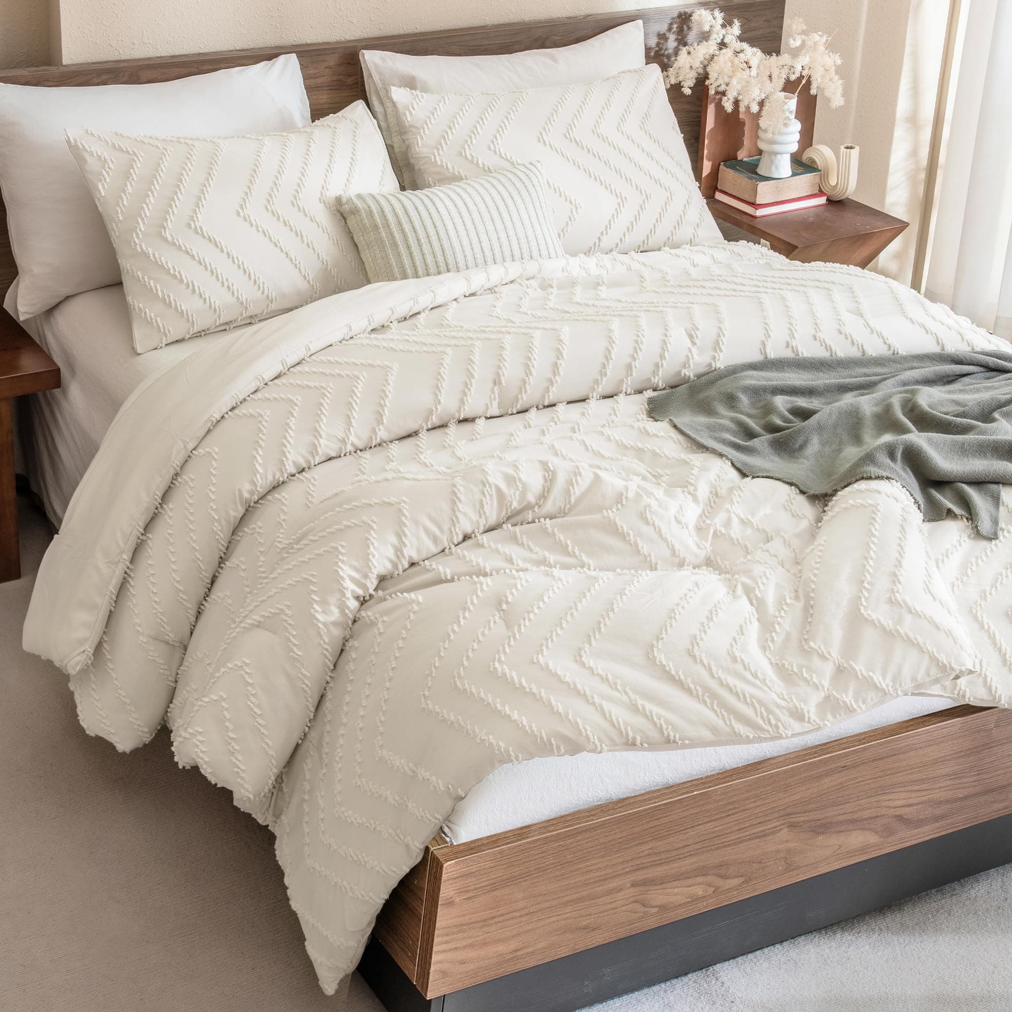 Andency Queen Beige Comforter Set Boho Cream Tufted Bedding 3 Pieces
