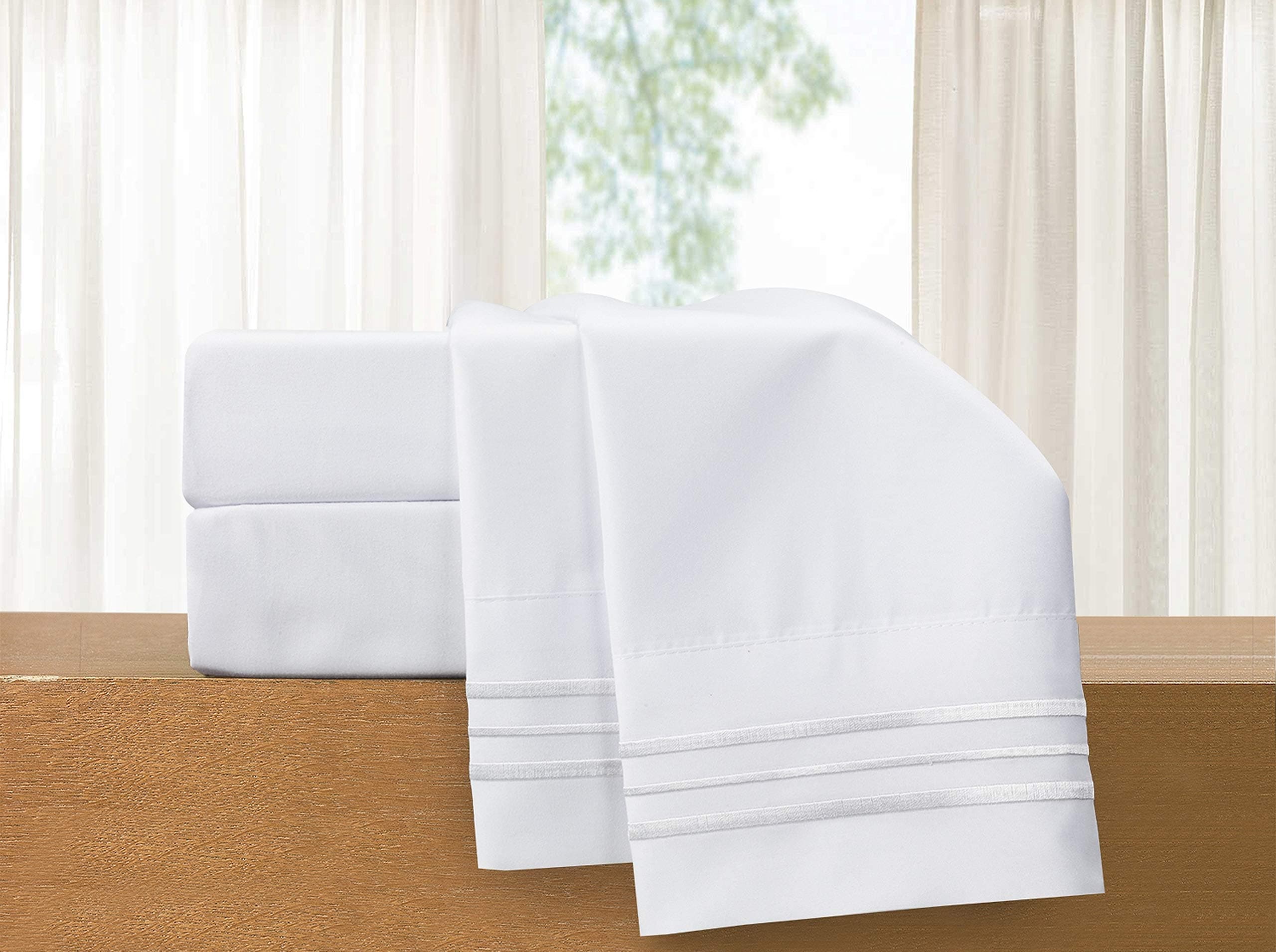 Luxury 1500 Thread Count Microfiber 4-Piece Bed Sheet Set - Queen, White