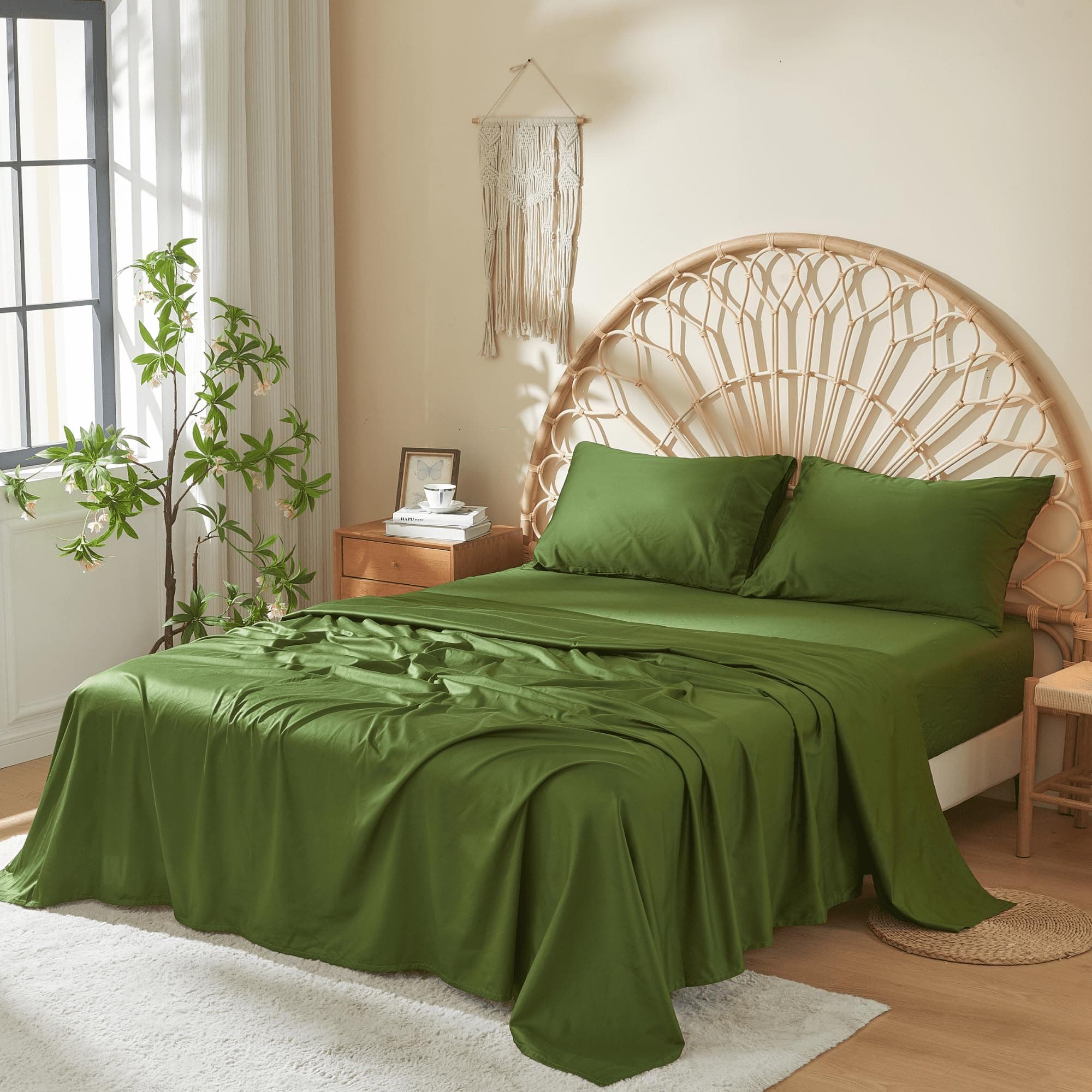 DOZ 100% Long Staple Cotton Sheets, Soft Sateen Weave, Forest Queen