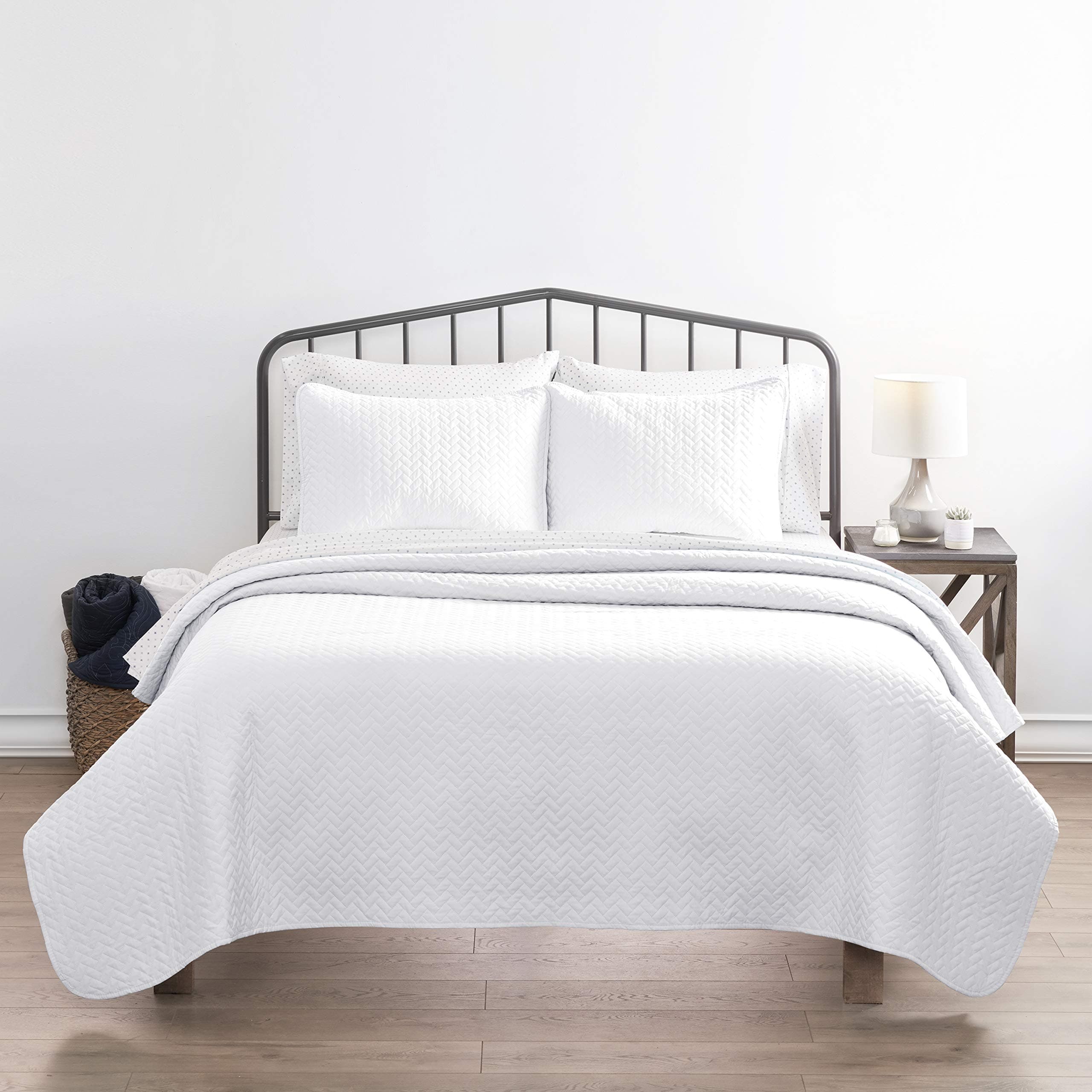 Linen Market Queen Size White Quilt & Pillow Shams - Machine Washable