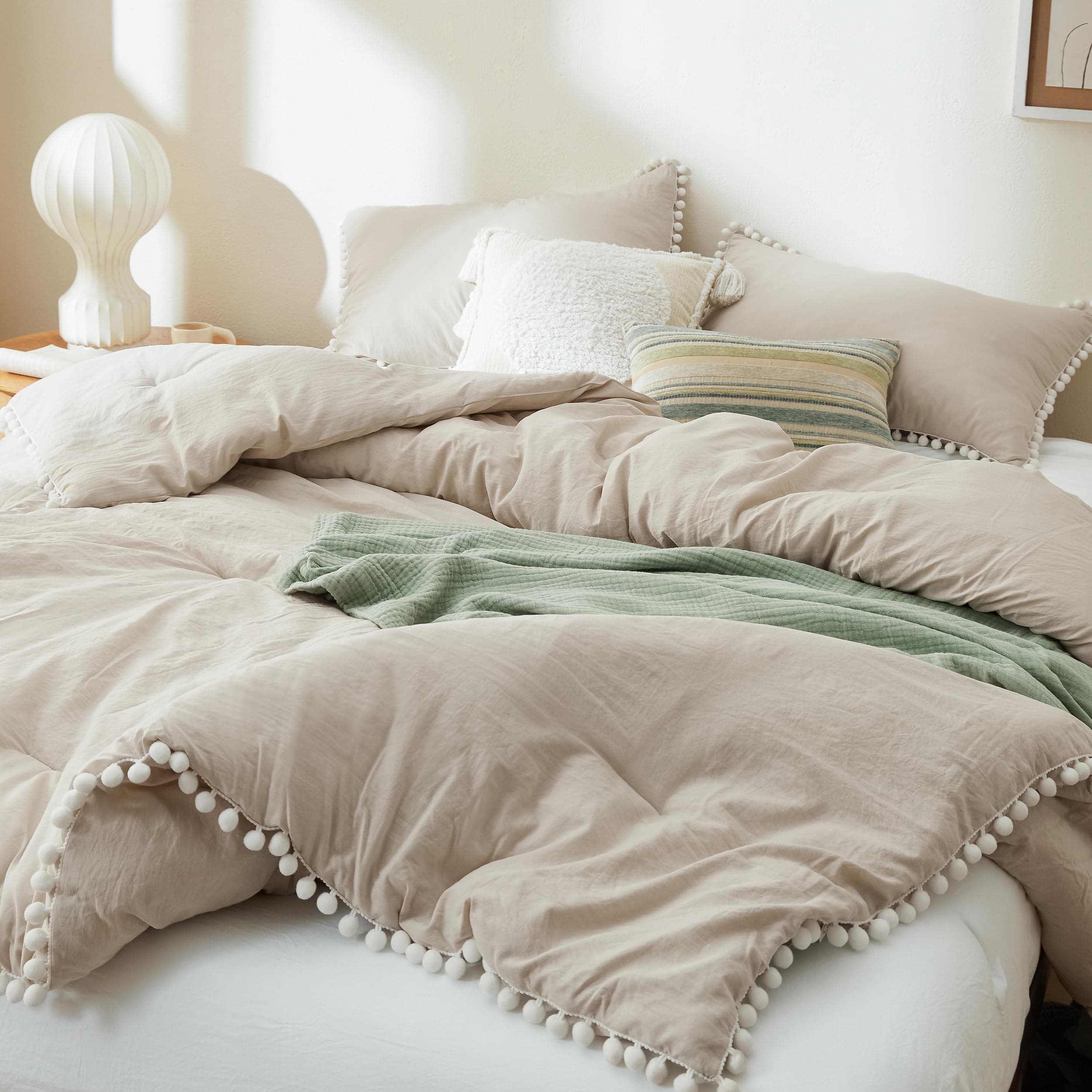 Bedsure Linen Queen Comforter Set with Pom Pom Detail - Vintage Boho Bedding Set for All Seasons, 3 Piece Shabby Chic Design with Fluffy Softness and 2 Pillow Shams
