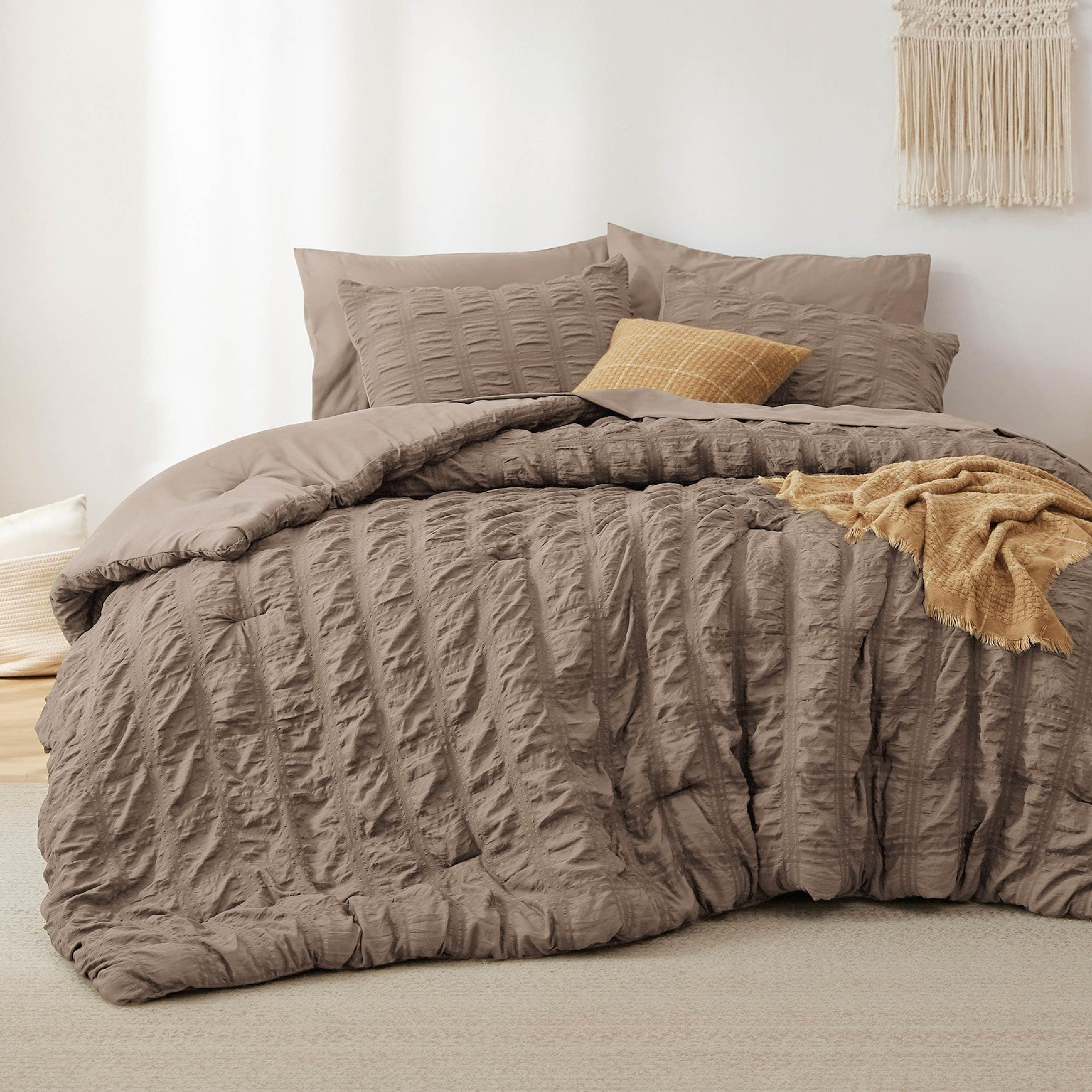 Bedsure Queen Size Bed in a Bag Plaid Seersucker Comforter Sets